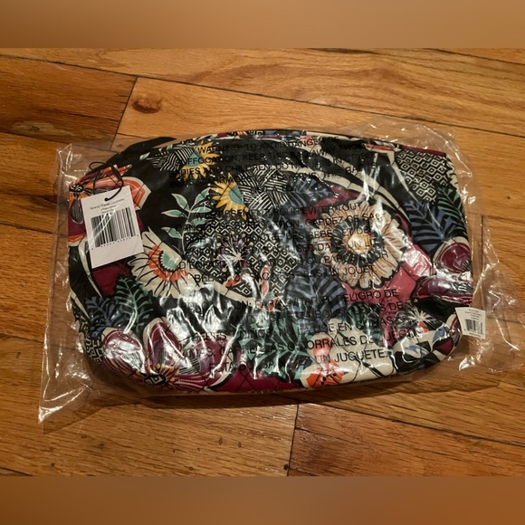 Vera Bradley Grand Travel Cosmetic Kauai Floral Retired - Picture 1 of 4